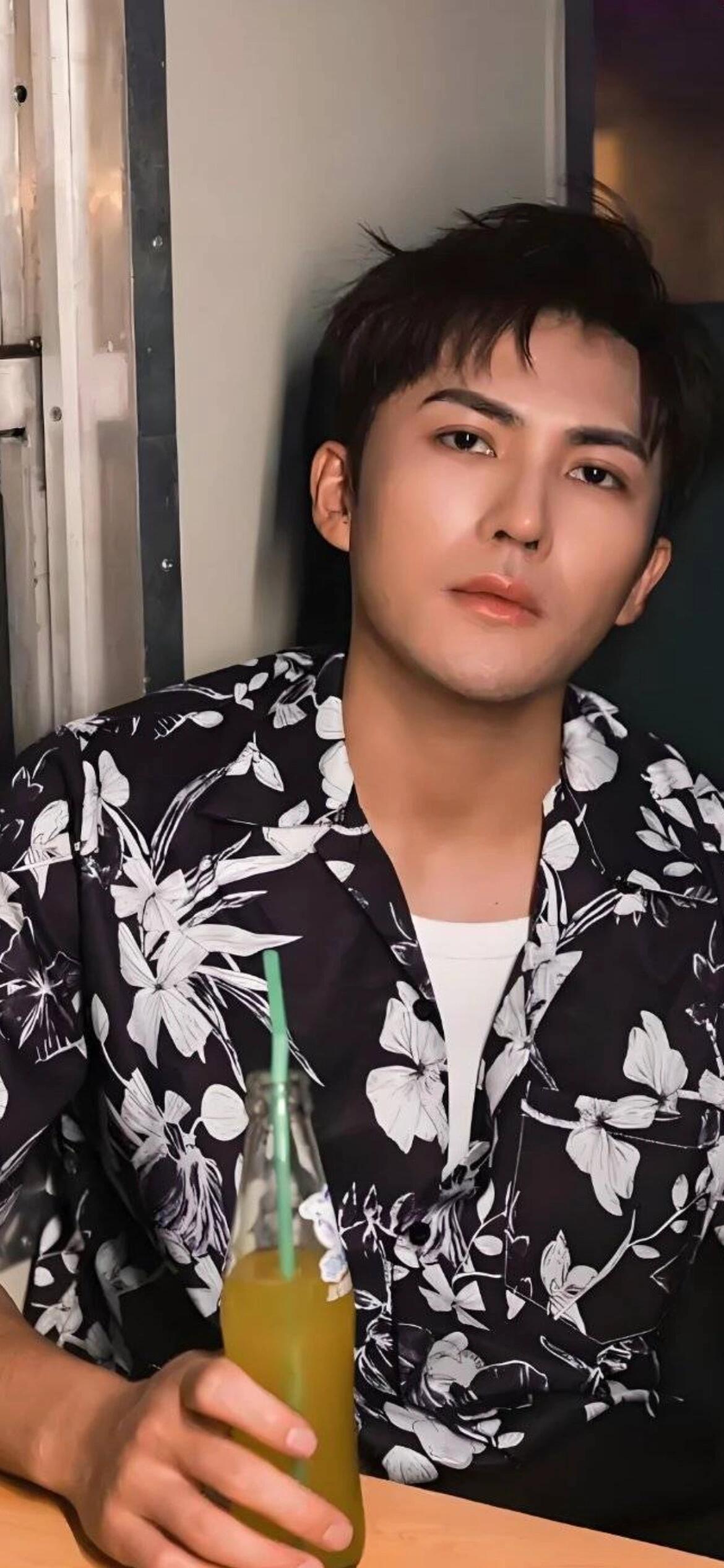 夯土为脊，缄默藏柔：我眼中的李耕耘