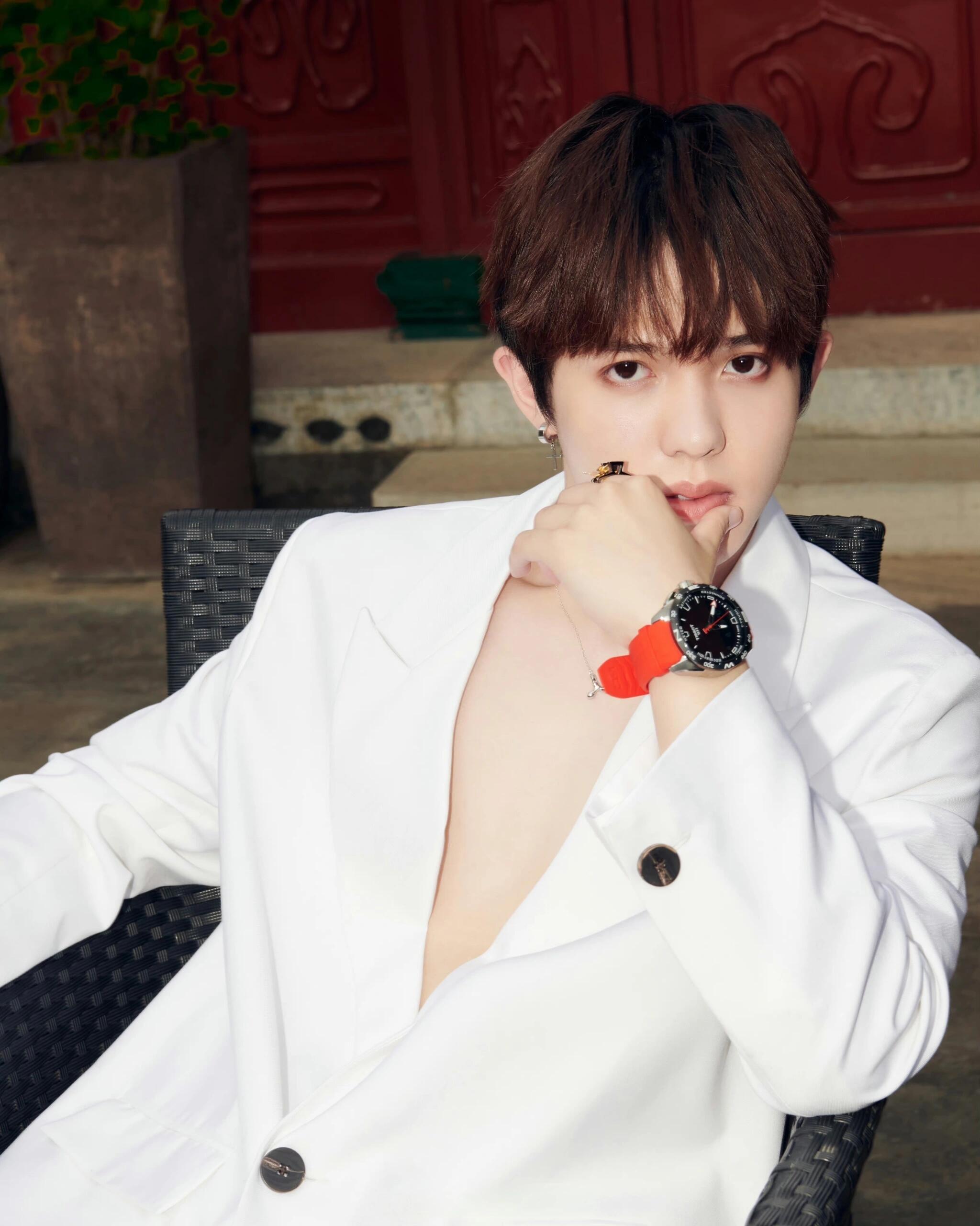 镜头拾暖意，温柔载星河：我眼中的李昊