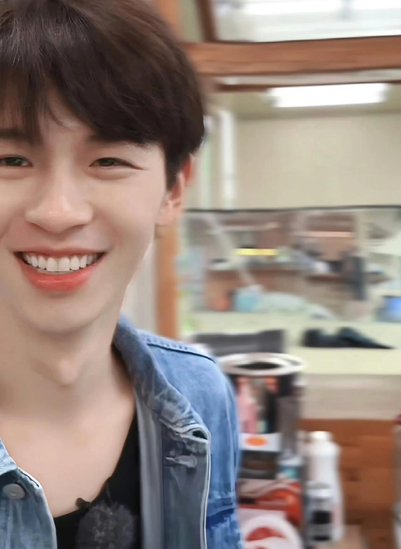 巧手琢匠心，少年有担当：我眼中的何浩楠