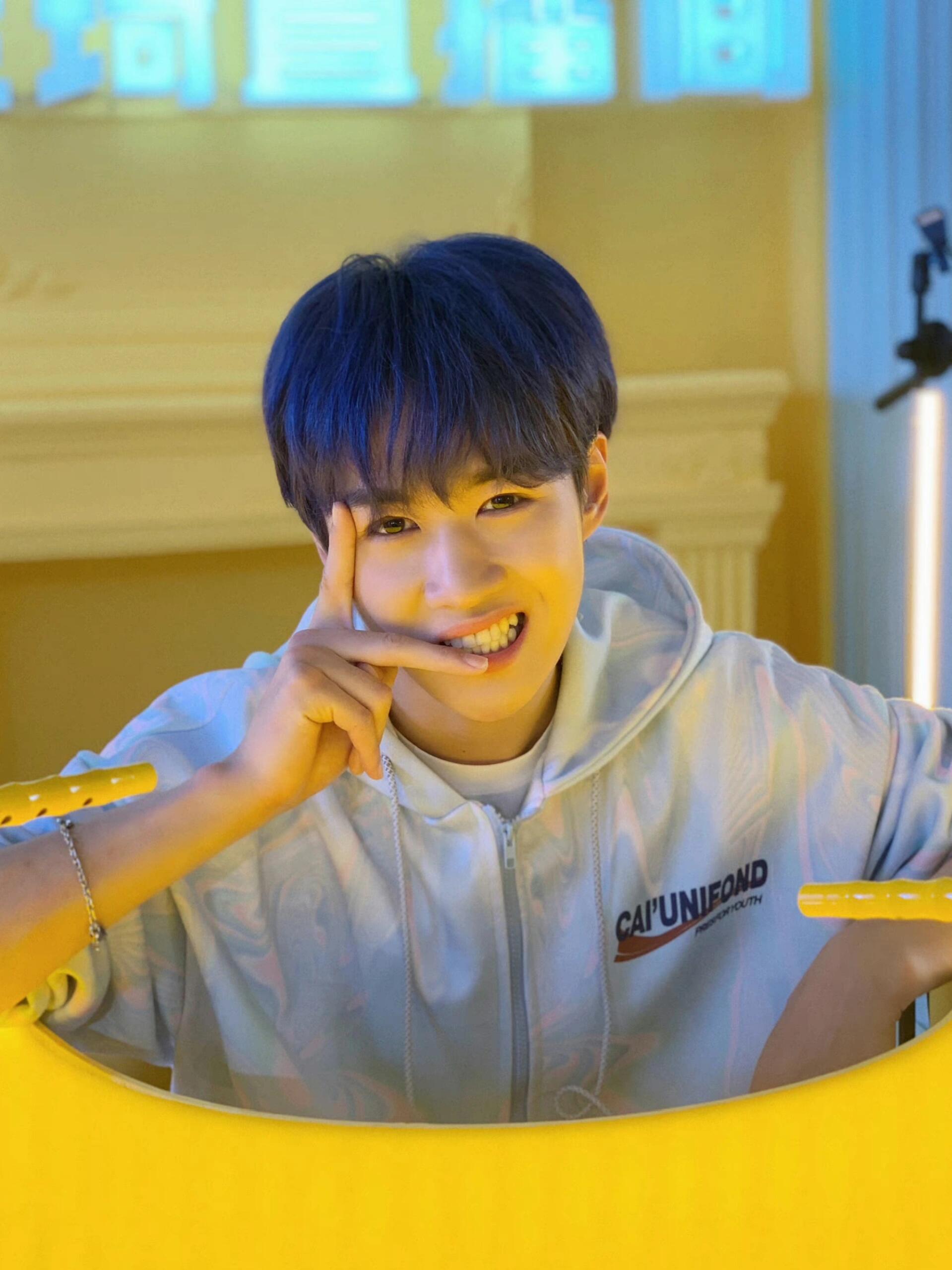 青芽凝韧，柔水深耕：我眼中的卓沅