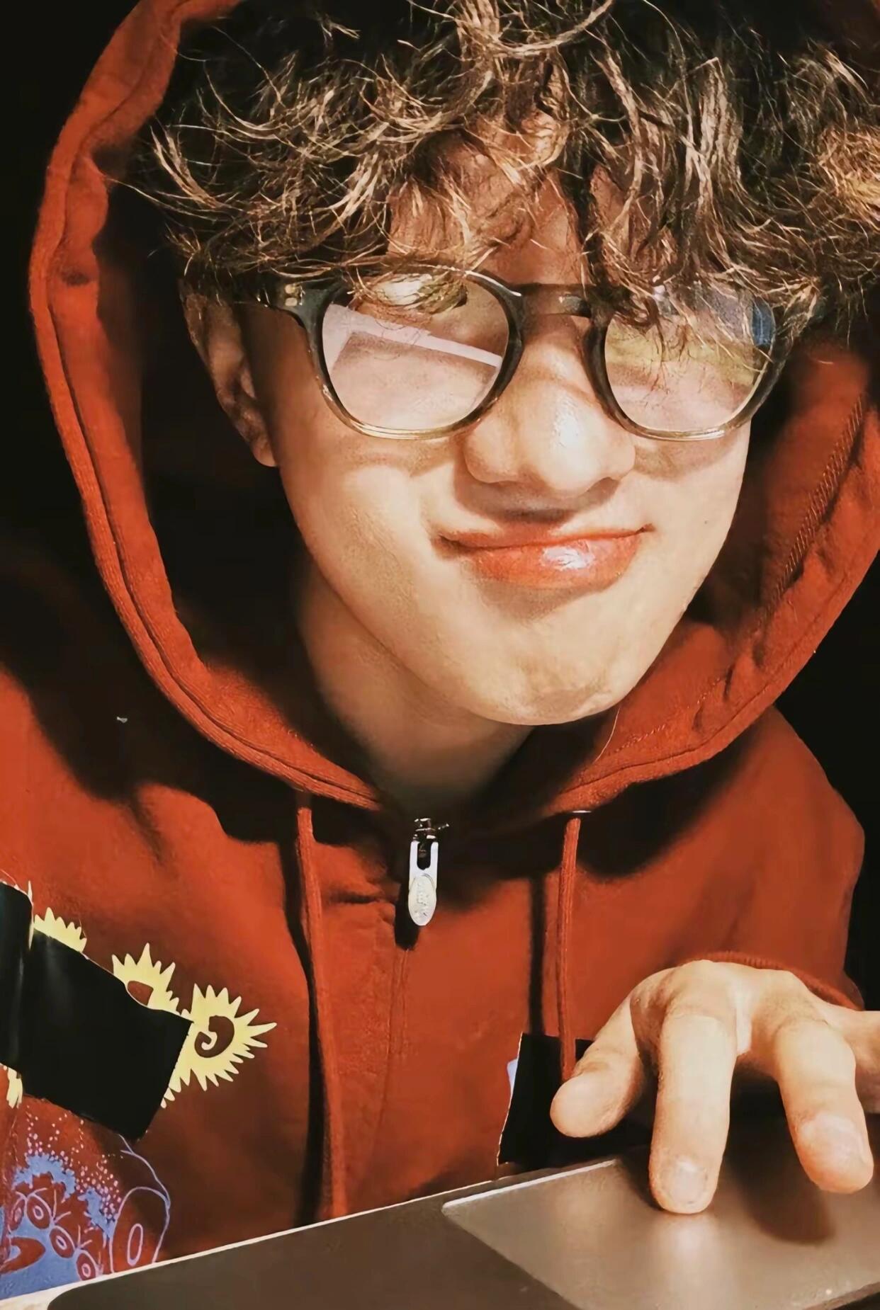 稚芽破土生，少年踏光行：我眼中的王一珩