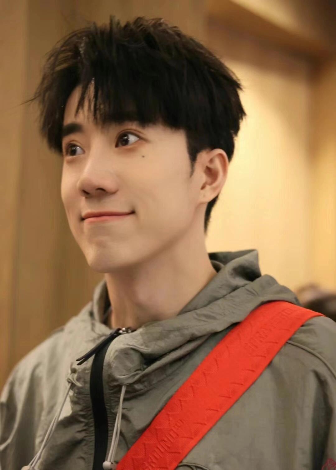 他是真在地里刨食的人...